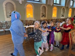 Bal karnawałowy na Zamku w Toszku klas 1b, 1c, 2c